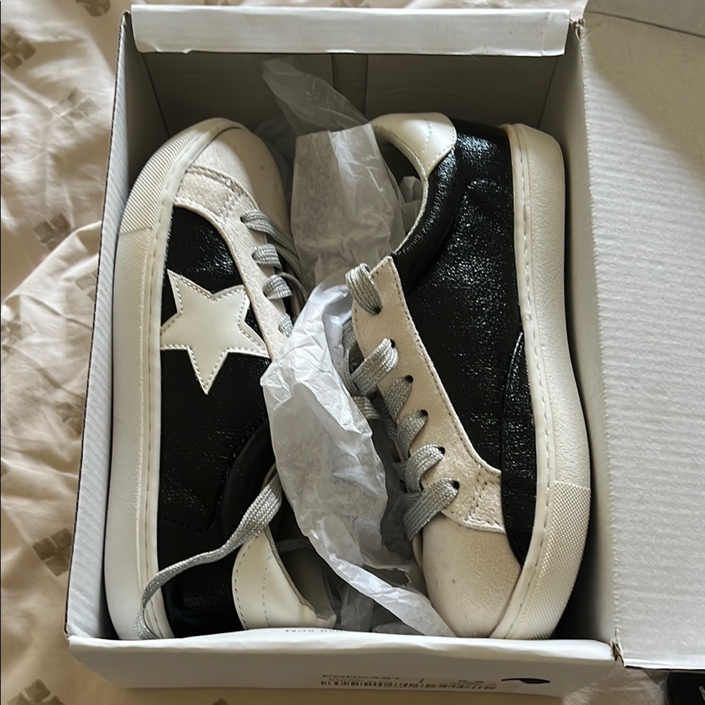 Star Design Casual Sneakers